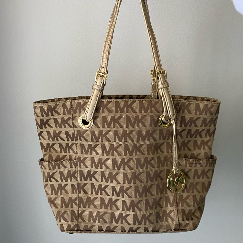 Michael Kors Jet Set Tote Bag